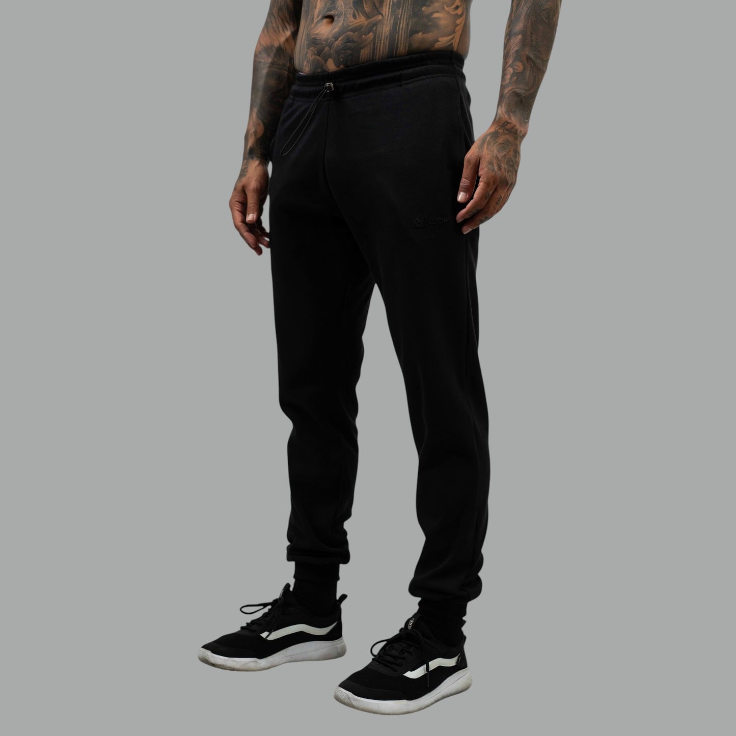 JOGGER PELI BASIC